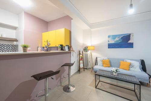 Ground floor apartment, 100m from metro Panormou