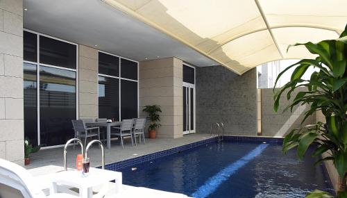 Πισίνα στο ή κοντά στο ALBALAJAT Residence - 12A - Family Only
