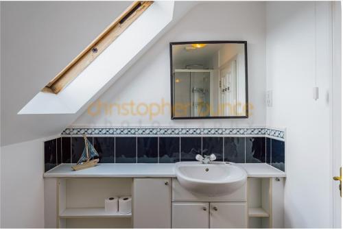 Ένα μπάνιο στο 3bd Home near Red Bull Racing, Vw Centre, Zoho