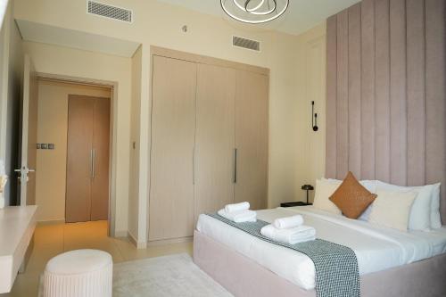 Chic 1BR Retreat , Blvd Views, Walk to Dubai Mall photo 2