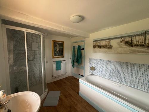 Bilik mandi di Oaklea House