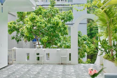 Jardín al aire libre en Cat Ba Santorini Homestay