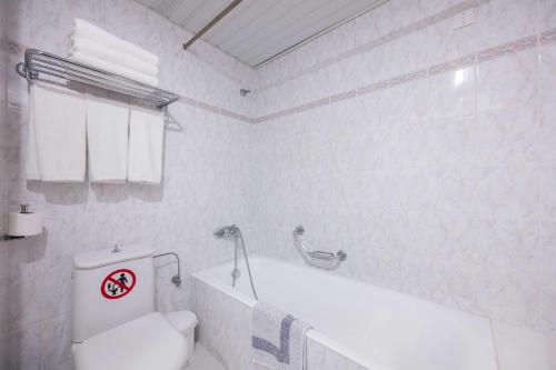 Ένα μπάνιο στο Orion Hotel 