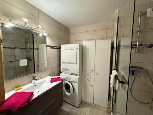 Koupelna v ubytování Résidence Plaine Alpe 2 - Appartement · Lumineux · Proche des pistes · Balcon MAE-4763