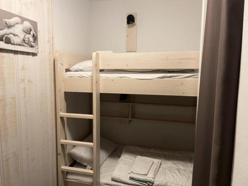 Кровать или кровати в номере Résidence Le Portillo - Piscine - Studio pour 4 Personnes MAE-5313