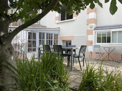 Maison arcachonnaise 3 ch., jardin, proche plage et commerces, WIFI