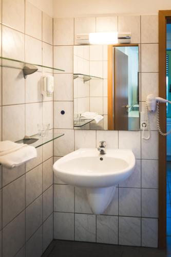 Bilik mandi di The Business Loft