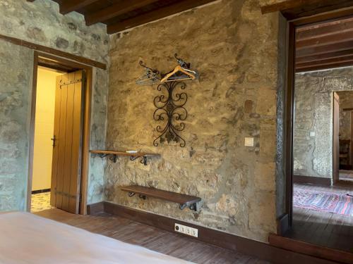 Ένα ή περισσότερα κρεβάτια σε δωμάτιο στο Luxury Stone Villa with Private Pool