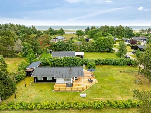 Loodusmaastik puhkemaja lähedal