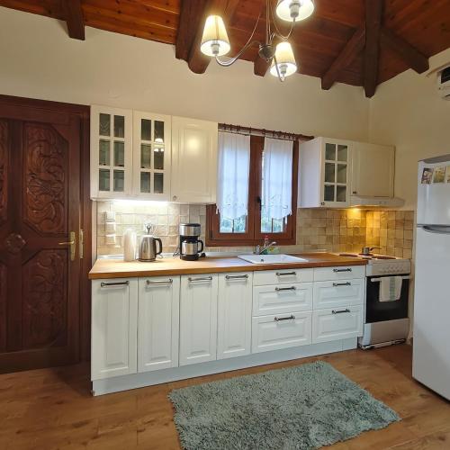 Dapur atau dapur kecil di Eden Stay