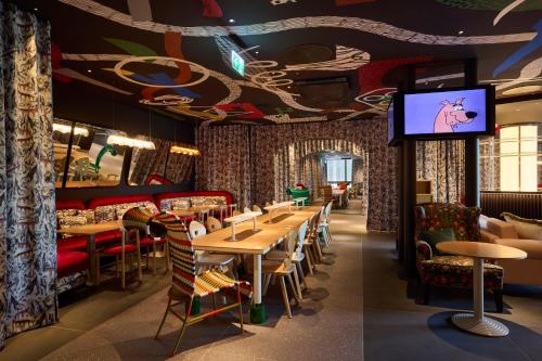 Χώρος καθιστικού στο Mama Shelter Zurich
