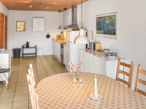 Η κουζίνα ή μικρή κουζίνα στο Apartment Elef - 2-0km from the sea by Interhome