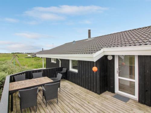 Hoone, kus puhkemaja asub