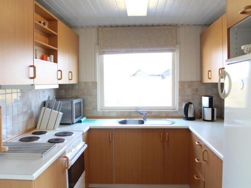 Holiday Home Tekla - 70m to the fjord by Interhomeにあるキッチンまたは簡易キッチン
