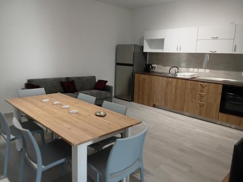 Kuchyň nebo kuchyňský kout v ubytování Torri seafront apartments