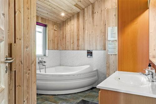 Phòng tắm tại 40814-Ulfborg-Hagevej-158