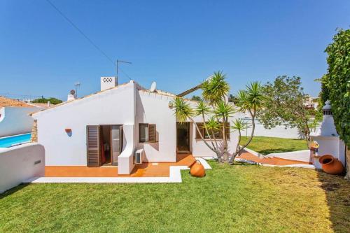Villa Aveiros by Villa Plus
