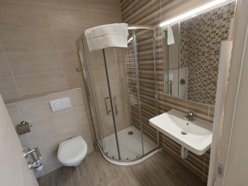 Ένα μπάνιο στο Szatmári Apartman