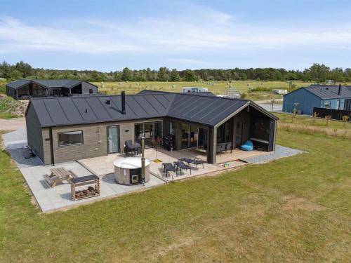 Το κτήριο όπου στεγάζεται  η παραθεριστική κατοικία