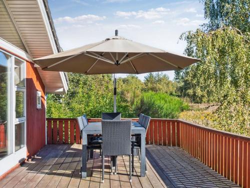 Κήπος έξω από το Holiday Home Skyler - 325m from the sea by Interhome