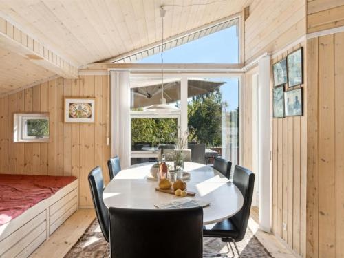 Χώρος καθιστικού στο Holiday Home Skyler - 325m from the sea by Interhome