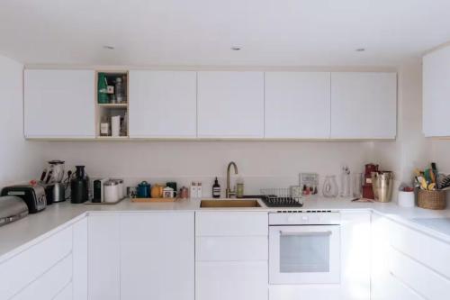 Stylish 1BD Loft Canal Saint-Martin!