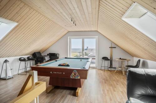 a room with a pool table in a attic at 70751-Ulfborg-Fjordvaenget-13 in Thorsminde