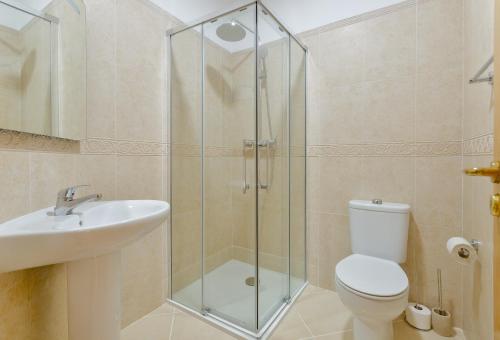 Ground floor 2 Bed Apt with private Garden on Oasis Parque AT38