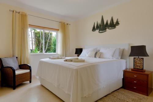 Ground floor 2 Bed Apt with private Garden on Oasis Parque AT38