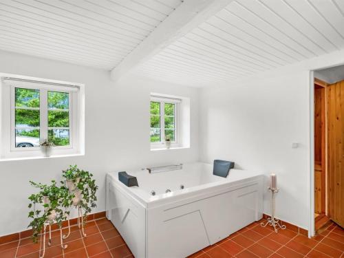 Ein Sitzbereich in der Unterkunft Holiday Home Krischan - 1-6km from the sea by Interhome