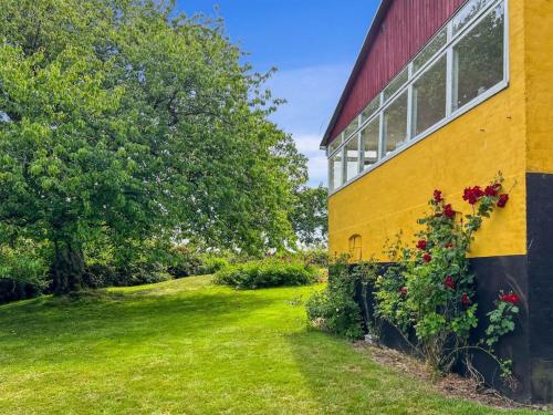 Zahrada ubytování Holiday Home Garbine - 1-5km from the sea by Interhome