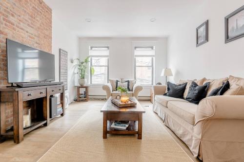 Χώρος καθιστικού στο Luxury duplex - 10 min to NYC/Times Square