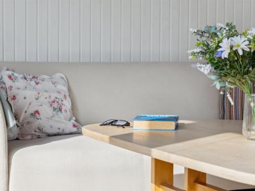 Ein Sitzbereich in der Unterkunft Holiday Home Salka - 200m to the inlet by Interhome