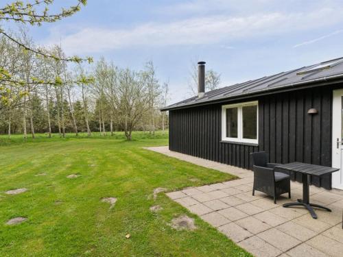 Zahrada ubytování Holiday Home Merrit - 350m from the sea by Interhome