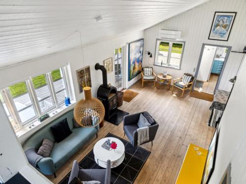 Ruang duduk di Holiday Home Jelko - 375m from the sea by Interhome
