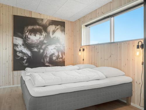 Katil atau katil-katil dalam bilik di Holiday Home Ilze - from the sea by Interhome