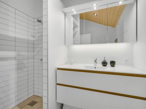 Un baño de Holiday Home Nico - 70m to the inlet by Interhome