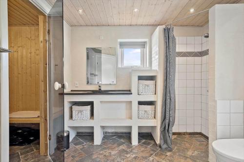 Ένα μπάνιο στο 40875-Ulfborg-Helmklit-226