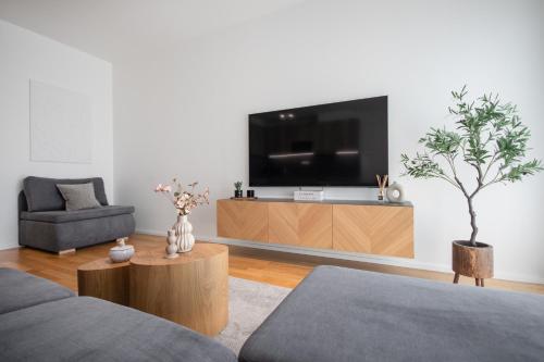 Viktoria Suite N3 with Garage & Balcony