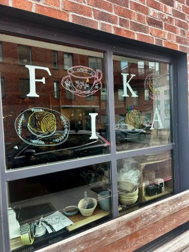Galería fotográfica de Newly built bright apartment, close to everything If you want to visit Stockholm, you will find the perfect accommodation here! Ferry line 80 makes it very convenient and easy to get to the city center en Nacka