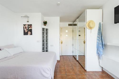 Modern Studio Las Naciones