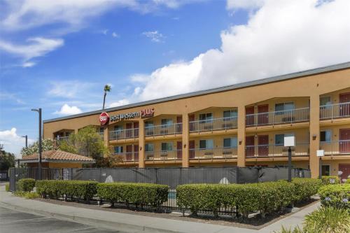 Bangunan di mana terletaknya hotel