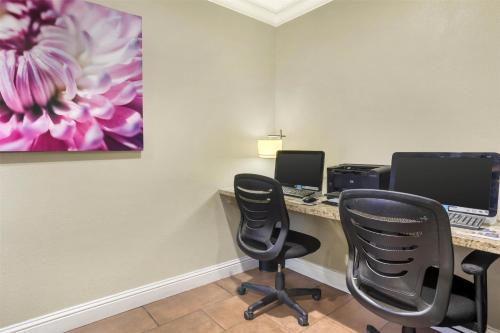 Gambar di galeri bagi Best Western Plus Pleasanton Inn di Pleasanton