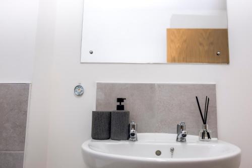 CENTRAL Luxury 2BR Apartment Manchester photo 17