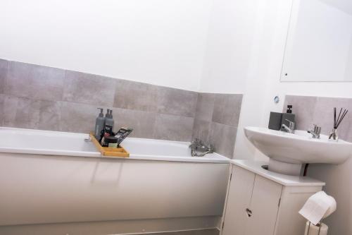 CENTRAL Luxury 2BR Apartment Manchester photo 19