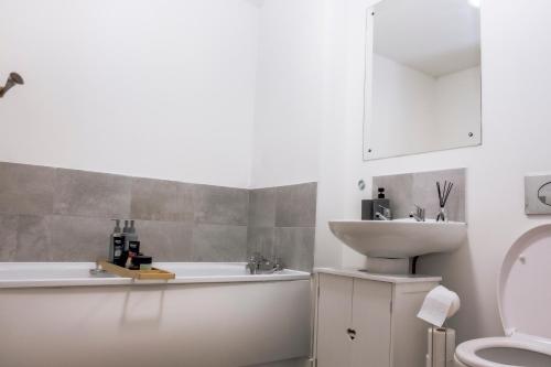 CENTRAL Luxury 2BR Apartment Manchester photo 28