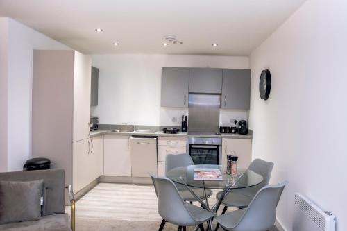 CENTRAL Luxury 2BR Apartment Manchester photo 29