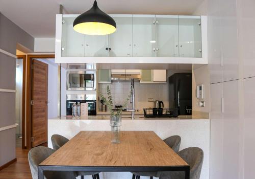 Køkken eller tekøkken på Upscale 2BR with Balcony in Barranco