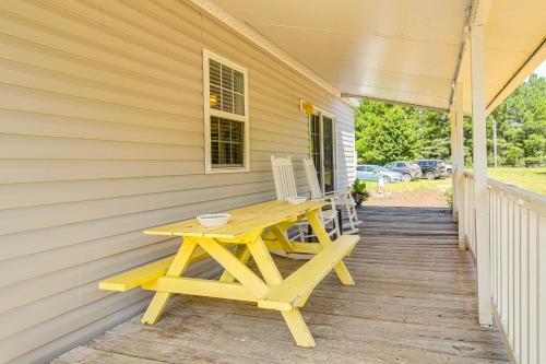 Imagen de la galería de 3 Mi to ICW Coastal Carolina Home with Pool Access, en Hampstead