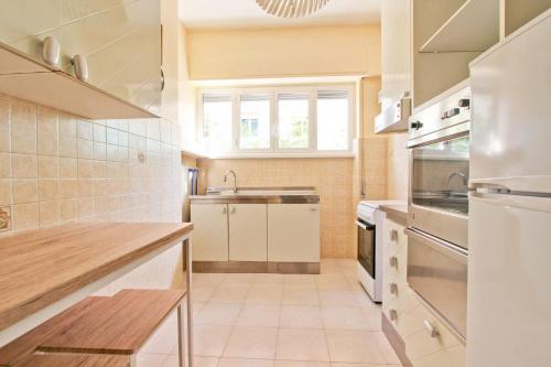 White Boutique Apartment
